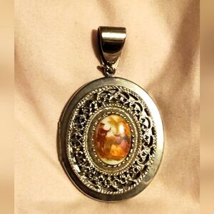 Vintage Victorian Silver Tone Cameo Locket With Chain